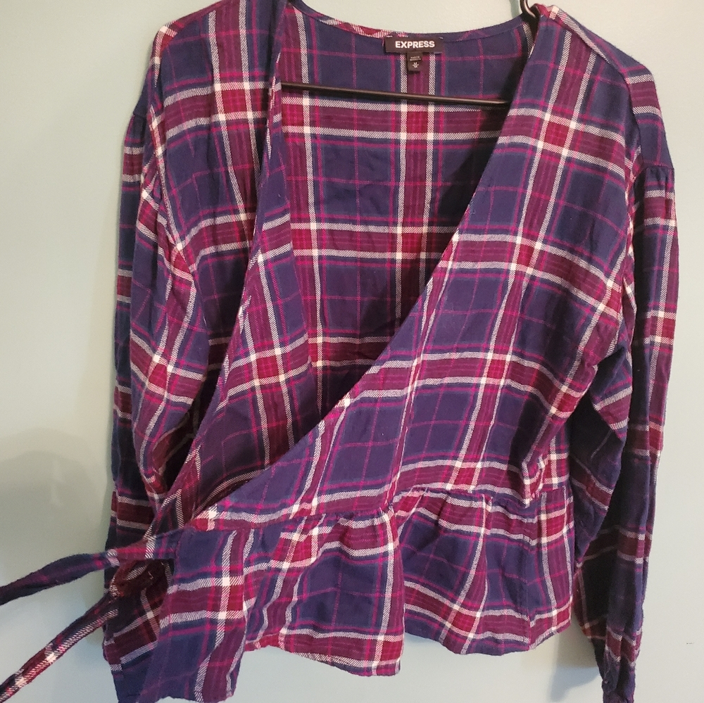 Top - Picture 2 of 3